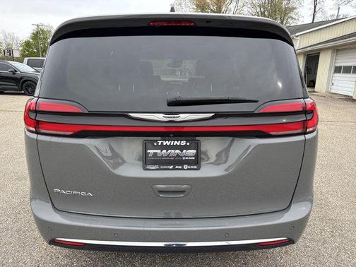 Ceramic Gray Clearcoat 2023 Chrysler Pacifica Touring L