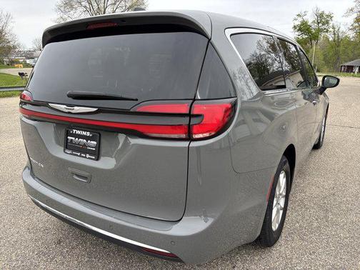 Ceramic Gray Clearcoat 2023 Chrysler Pacifica Touring L