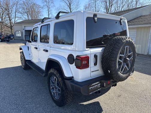 2025 Jeep Wrangler 4-Door Sahara 4x4