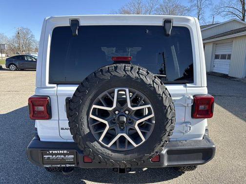 2025 Jeep Wrangler 4-Door Sahara 4x4