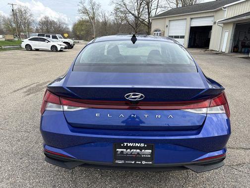 2022 Hyundai ELANTRA SEL