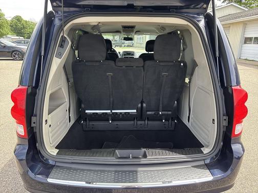 True Blue Pearlcoat 2016 Dodge Grand Caravan SXT