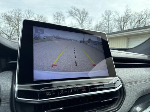 Bright White Clearcoat 2024 Jeep Compass Latitude Lux