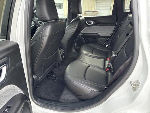 Bright White Clearcoat 2024 Jeep Compass Latitude Lux