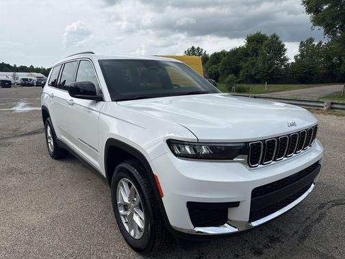 PW7 Bright White Clear Coat 2026 Jeep Grand Cherokee L Laredo