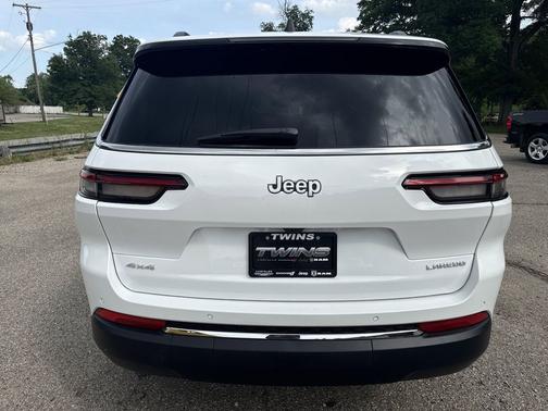 PW7 Bright White Clear Coat 2026 Jeep Grand Cherokee L Laredo
