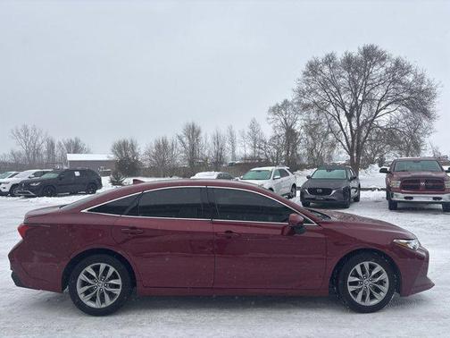 2022 Toyota Avalon XLE