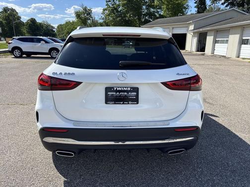 White 2023 Mercedes-Benz GLA 250 4MATIC