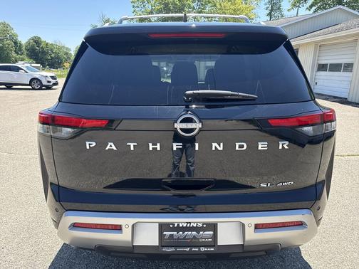 Super Black 2023 Nissan Pathfinder SL 4WD