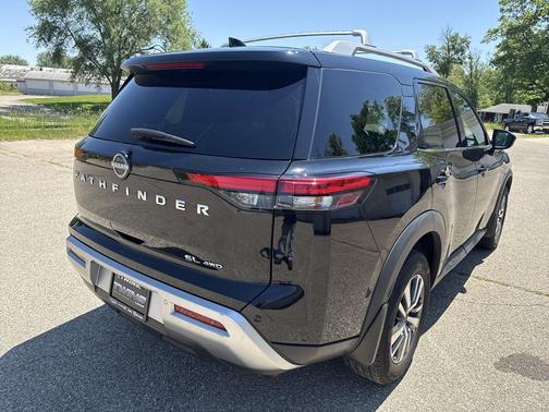 Super Black 2023 Nissan Pathfinder SL 4WD