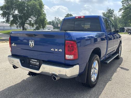 Blue Streak Pearlcoat 2017 RAM 1500 Big Horn
