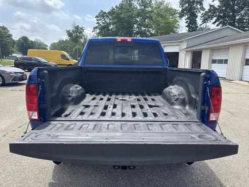 Blue Streak Pearlcoat 2017 RAM 1500 Big Horn