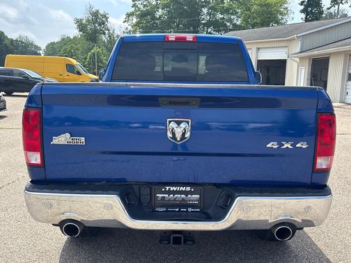 Blue Streak Pearlcoat 2017 RAM 1500 Big Horn