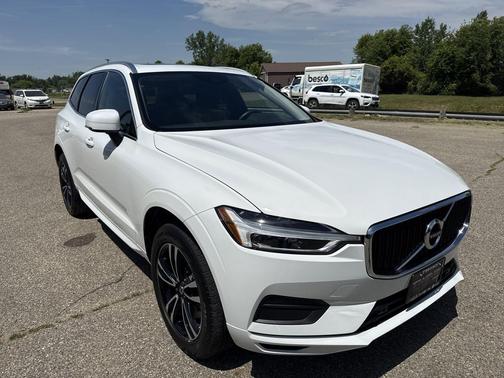 Ice White 2020 Volvo XC60 T6 Momentum