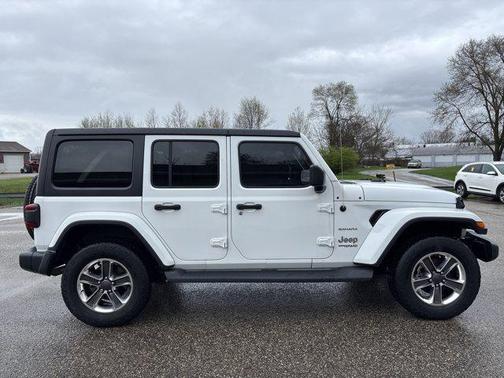 Bright White Clearcoat 2020 Jeep Wrangler Unlimited Sahara