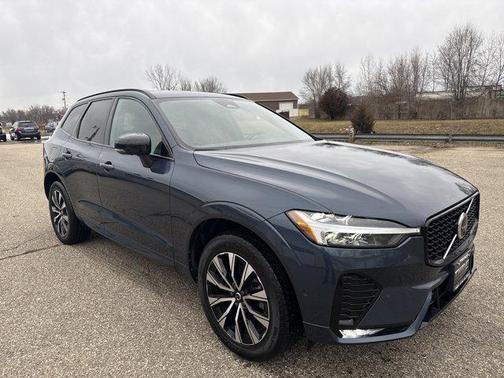 2024 Volvo XC60 B5 Plus Dark Theme