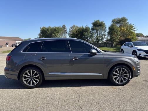 Gray 2019 Audi Q7 55 Premium Plus