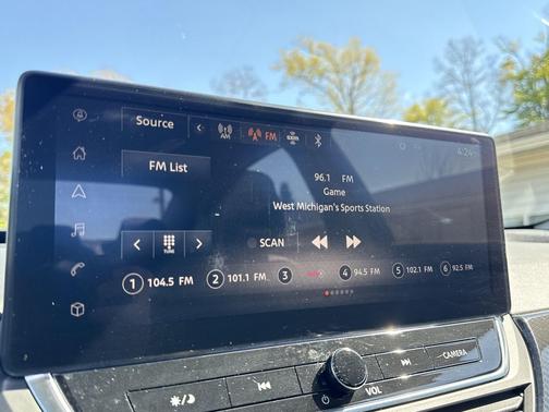 Super Black 2023 Nissan Altima SR FWD