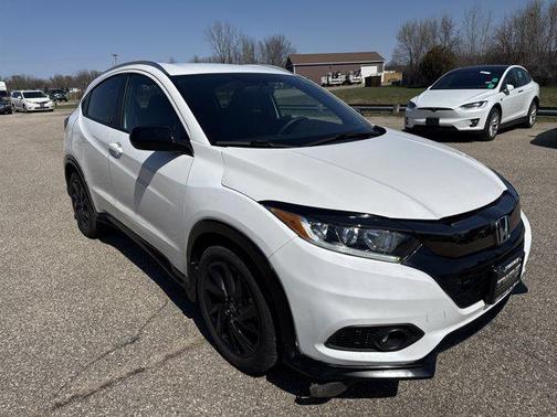 Platinum White Pearl 2022 Honda HR-V AWD Sport