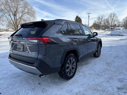 2022 Toyota RAV4 Hybrid SE