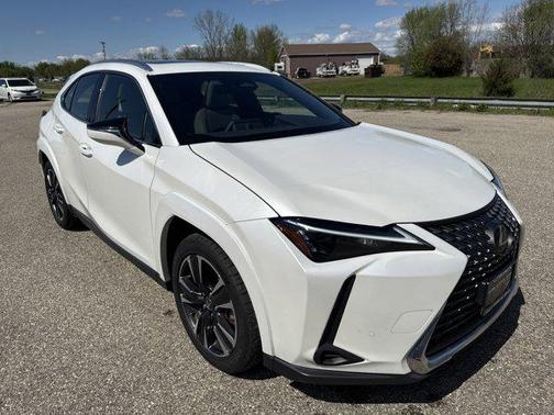 Eminent White Pearl 2025 Lexus UX 300h Premium
