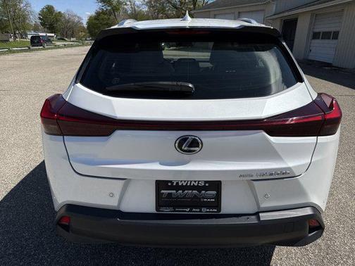 Eminent White Pearl 2025 Lexus UX 300h Premium