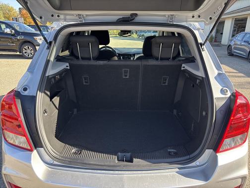 Silver Ice Metallic 2020 Chevrolet Trax LS