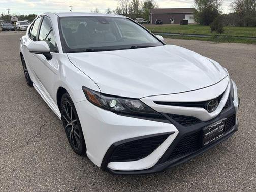 Ice Cap 2023 Toyota Camry SE