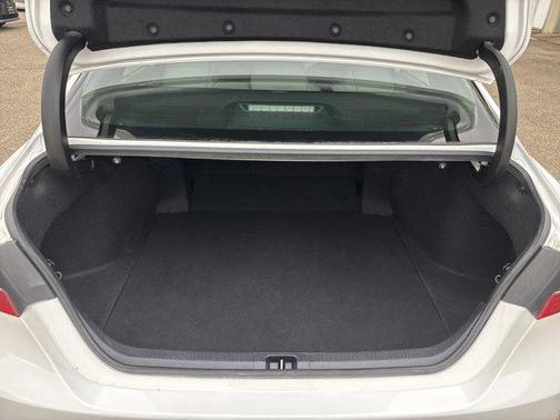 Ice Cap 2023 Toyota Camry SE