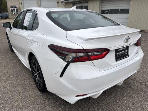 Ice Cap 2023 Toyota Camry SE