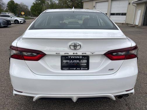 Ice Cap 2023 Toyota Camry SE