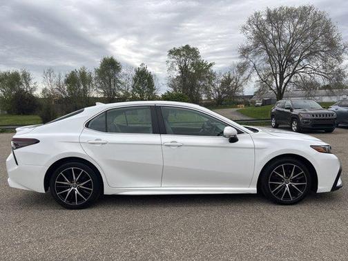 Ice Cap 2023 Toyota Camry SE