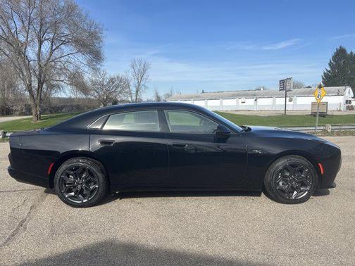 Diamond Black Crystal Pearlcoat 2026 Dodge Charger R/T