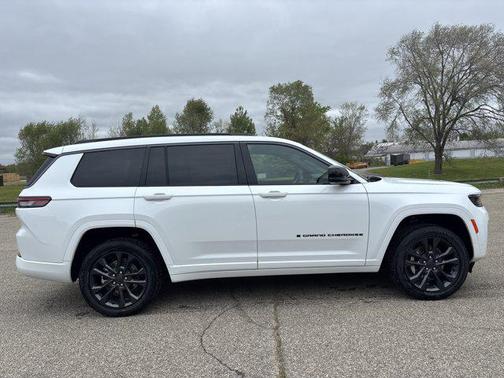 Bright White Clearcoat 2026 Jeep Grand Cherokee L Limited