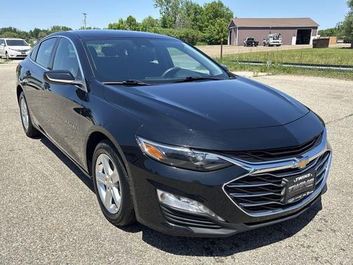 Mosaic Black Metallic 2023 Chevrolet Malibu FWD 1LT