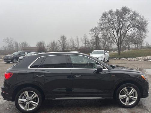 2022 Audi Q3 45 S line Premium