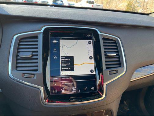 2019 Volvo XC90 T6 Momentum