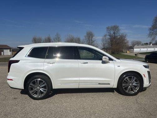 Crystal White Tricoat 2021 Cadillac XT6 Premium Luxury AWD