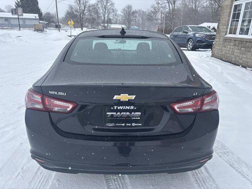 2022 Chevrolet Malibu FWD LT