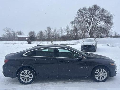 2022 Chevrolet Malibu FWD LT