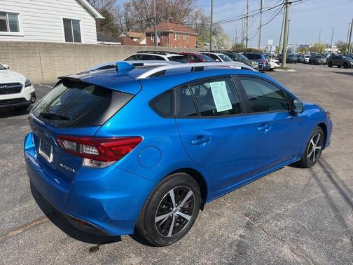 2023 Subaru Impreza 2.0i Premium