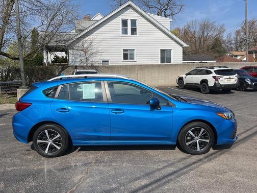 2023 Subaru Impreza 2.0i Premium