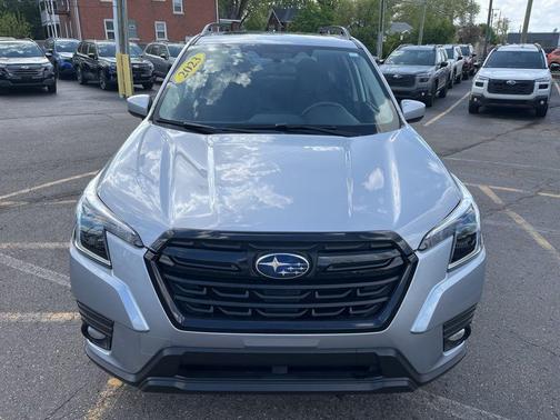 Ice Silver Metallic 2023 Subaru Forester Premium