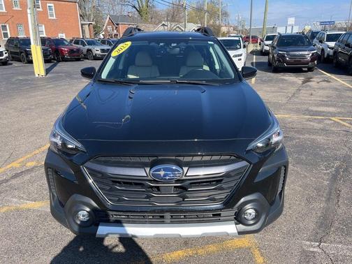 Crystal Black Silica 2023 Subaru Outback Limited