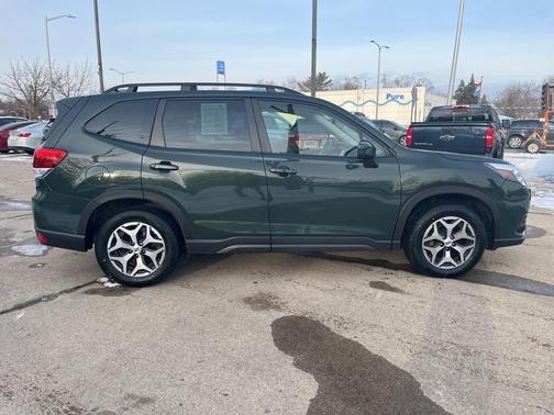 2023 Subaru Forester Premium