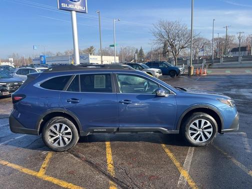 2022 Subaru Outback Premium