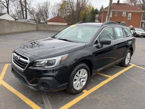 Photo 1 of 22 of 2019 Subaru Outback 2.5i