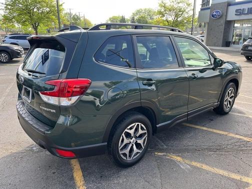 2022 Subaru Forester Premium