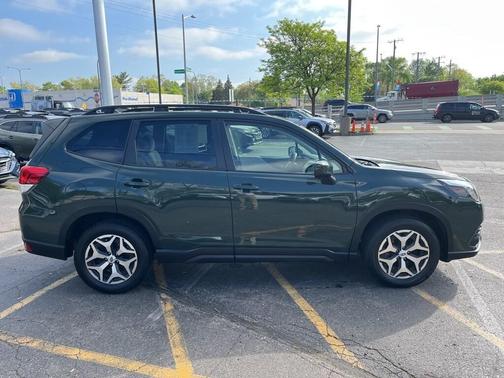2022 Subaru Forester Premium