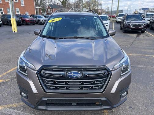 Brilliant Bronze Metallic 2023 Subaru Forester Premium